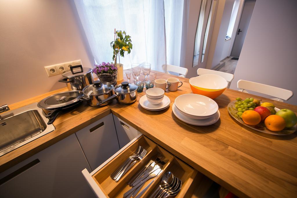 Sunny And Compact Apartment Riga Exterior photo