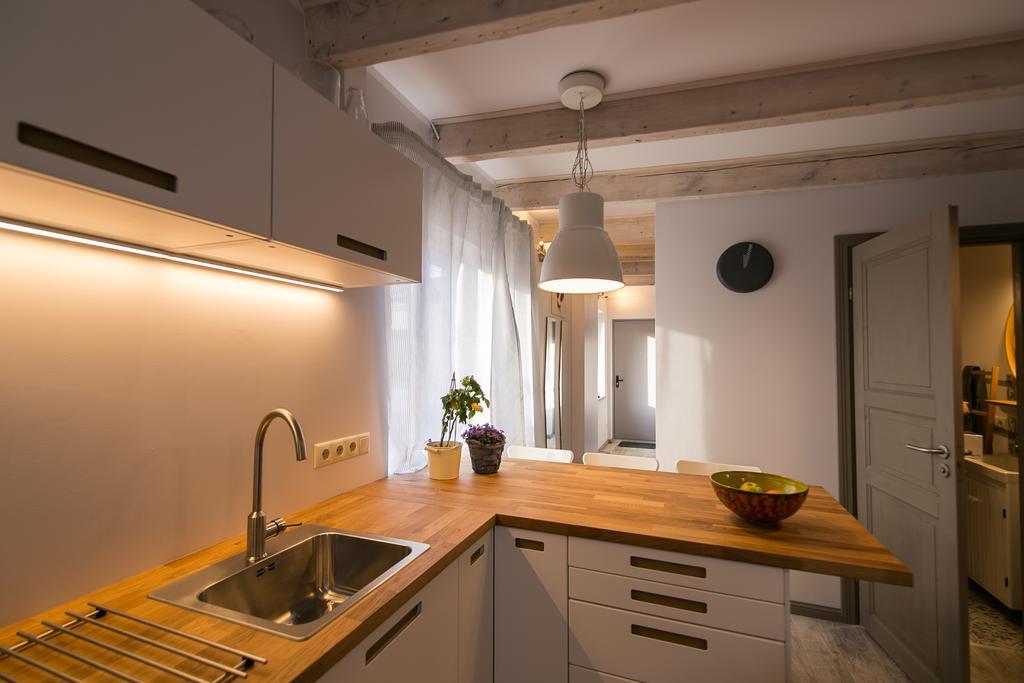 Sunny And Compact Apartment Riga Exterior photo
